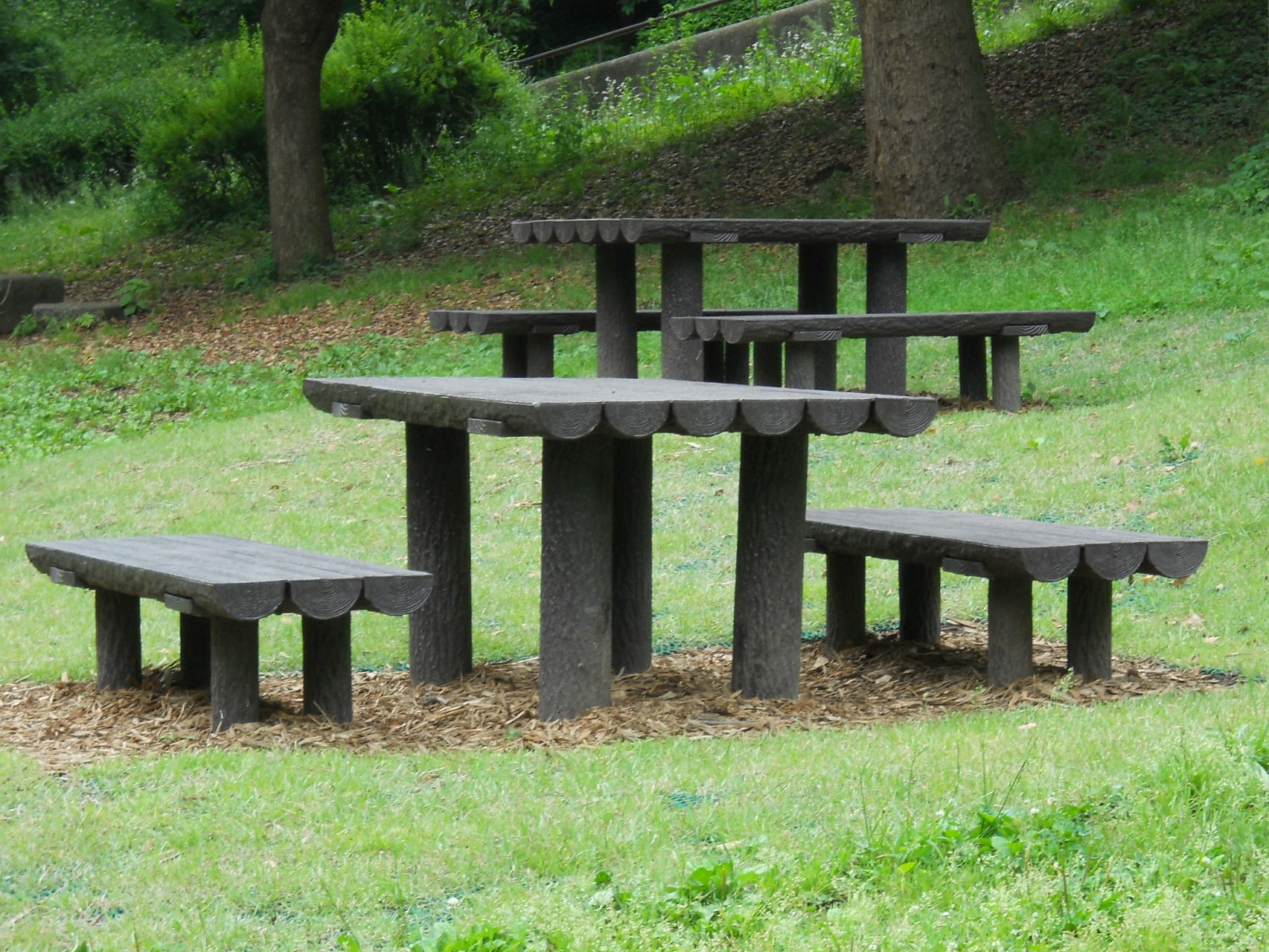 擬木ベンチ・擬木テーブル１