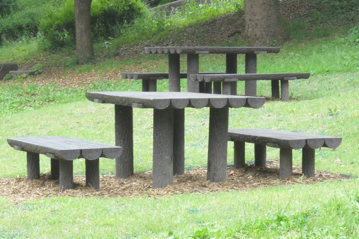 擬木ベンチ／擬木テーブル